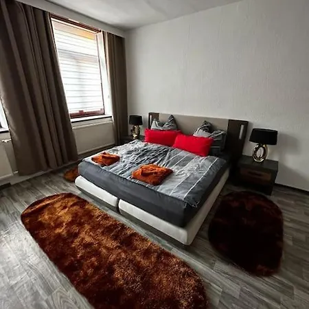 Schoene In Bestlage Inclusive Parkplatz דירה לייפציג